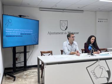 Miquel Oliver i Núria Hinojosa han comparegut davant els mitjans de comunicació. 