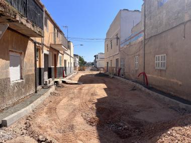 Tram del carrer Mirabò, en obres. 