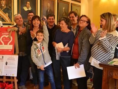 El concurs de fotos ‘Felicita per Nadal de Cor’ entrega una panera de més de 300 euros i obsequis als 10 finalistes El concurs de fotos ‘Felicita per Nadal de Cor’ entrega una panera de més de 300 euros i obsequis als 10 finalistes