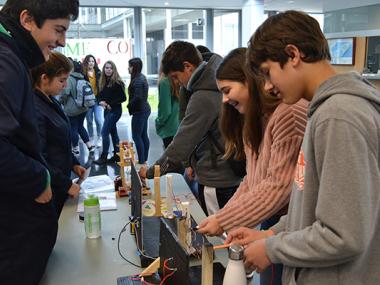 La fira Experimenta que organitza l’IES Manacor fa acostar milers d’estudiants de tot Mallorca a la ciència i la tecnologia