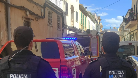 Incendi a un habitatge del carrer Espanya. 