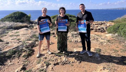 Antònia Llodra, Jaume Gomila i Ferran Montero han presentat MÀR Poètic. 