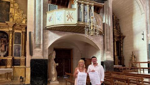 El delegat de Cultura, Ferran Montero, i la presidenta de l'Associació d'Amics de l'Orgue, Bàrbara Duran