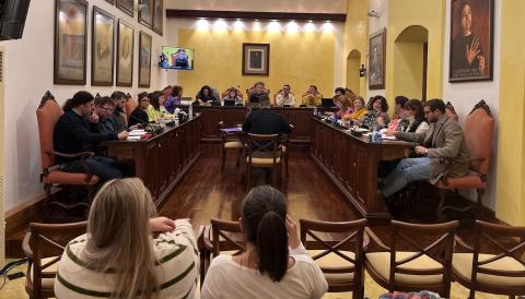 El Ple va aprovar per unanimitat i assentiment el nomenament de Puche Andreu. 