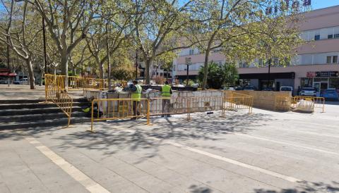 Les obres de millora de la plaça Ramon Llull han començat aquesta setmana. 