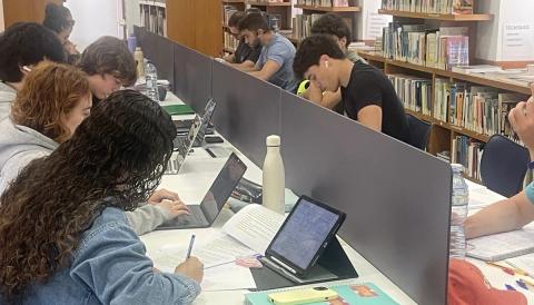 LA XARXA DE BIBLIOTEQUES MUNICIPALS ASSOLEIX ELS 17.900 USUARIS I BAT RÈCORDS HISTÒRICS D'ASSISTÈNCIA A LES SALES D'ESTUDI